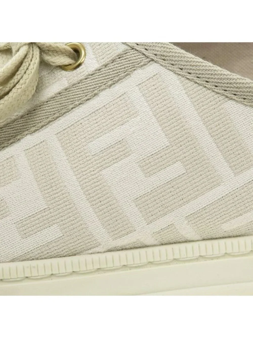 Fendi Sneakers Beige